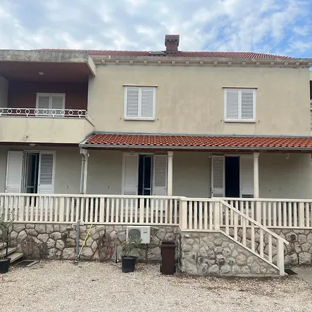 Gostinjska kuća Lazaret